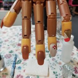 Blessing Channels Nail Academy - More practice on a mannequin hand