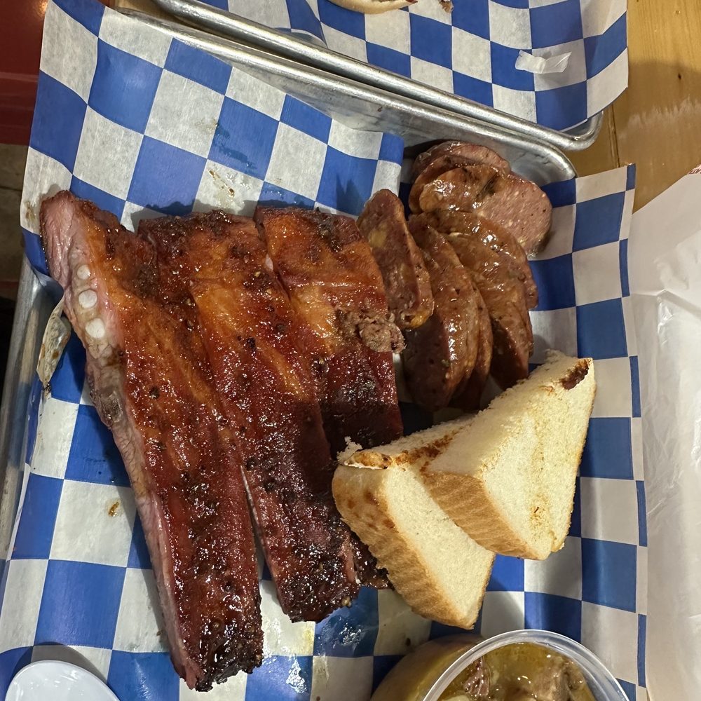 Tyler's Barbeque - Brisket sandwich, ribs, jalapeño sausage, green chili stew - Barbeque Near Me - Amarillo, Texas Tyler's Barbeque - Brisket sandwich, ribs, jalapeño sausage, green chili stew - Barbeque Near Me - Amarillo, Texas