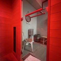 Burbank Infrared Sauna - Inside... looking out ! Private sauna, private room.