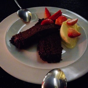 Boca de Cena - Chocolate cake, vanilla ice cream, strawberries - Portuguese Near Me - Ponta Delgada, 20 Boca de Cena - Chocolate cake, vanilla ice cream, strawberries - Portuguese Near Me - Ponta Delgada, 20
