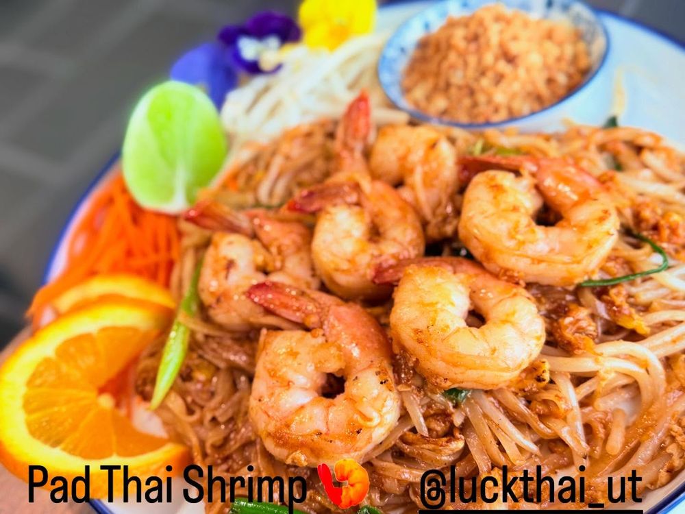Luck Thai Logo