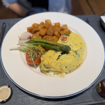ENTYSE, Wine Bar & Lounge - New American Near Me - McLean, Virginia