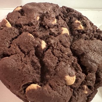 Crumbl - Amherst - Chocolate peanut butter chip - Bakeries Near Me - Amherst, New York Crumbl - Amherst - Chocolate peanut butter chip - Bakeries Near Me - Amherst, New York