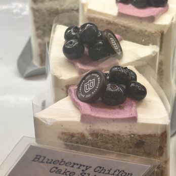 Paris Baguette - Rainbow Cake - Bakeries Near Me - Bound Brook, New Jersey