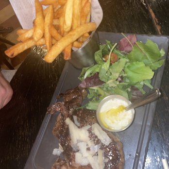 Firmine - Steak, Frites, Mesclun Salad - Italian Near Me - Paris, 75 Firmine - Steak, Frites, Mesclun Salad - Italian Near Me - Paris, 75