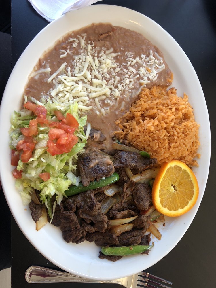 Gomez Restaurant & Bar