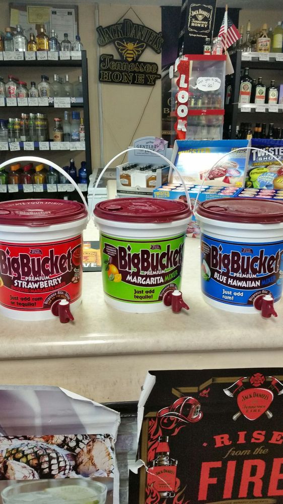 The Wine and Liquor Shop Logo