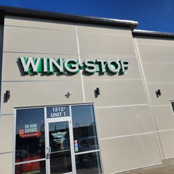 Wingstop - Exterior - Chicken Wings Near Me - Prospect Heights, Illinois
