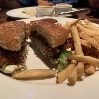 Yard House - Bars Near Me - Hallandale Beach, Florida