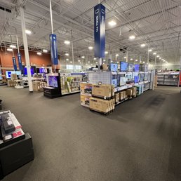 This best buy is so clean and organized This best buy is so clean and organized