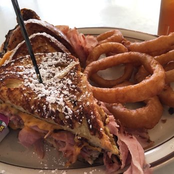 Dixie's Home Cookin' - Comfort Food Near Me - Sumner, Washington