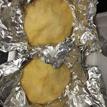 El Rey de Las Arepas - Was supposed to be one fried beef and chicken arepas. They gave us just corn with nothing in it and I paid for beef and chicken. - Venezuelan Near Me - Detroit, Michigan El Rey de Las Arepas - Was supposed to be one fried beef and chicken arepas. They gave us just corn with nothing in it and I paid for beef and chicken. - Venezuelan Near Me - Detroit, Michigan