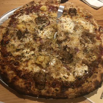 Flatbread Company - Mopsy's Kalua Pork (Hawaiian Pizza) - Pizza Near Me - Paia, Hawaii