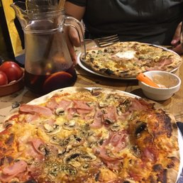 Pizza Romana (front) and Maur (back). Pizza Romana (front) and Maur (back).