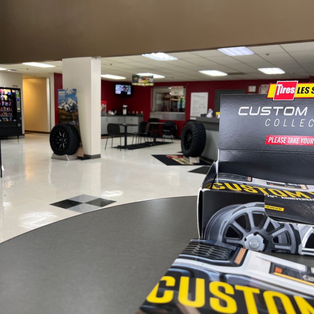 Les Schwab Tire Center - lobby area - Tires Near Me - Everett, Washington Les Schwab Tire Center - lobby area - Tires Near Me - Everett, Washington