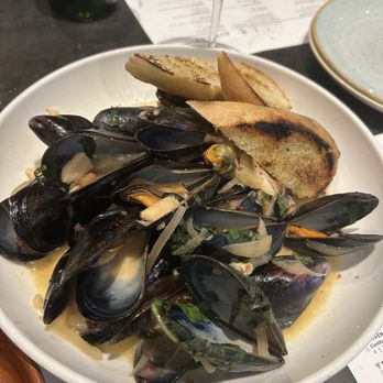 Sixty Vines - Mussels - New American Near Me - Dallas, Texas Sixty Vines - Mussels - New American Near Me - Dallas, Texas