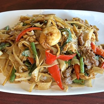 Emerald Thai Restaurant - Pad Kee Mow - Thai Near Me - Davie, Florida