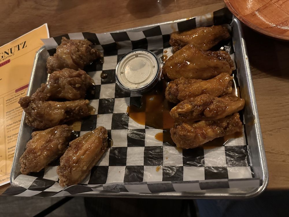 WINGNUTZ BUFFALO NORTH BUFFALO 45 Photos & 19 Reviews 700