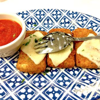Maggiano's Little Italy - Mozzarella cheese sticks - Italian Near Me - Austin, Texas