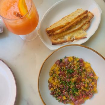 De La Nonna - Frozen spiritz and Tuna tartare - Pizza Near Me - Los Angeles, California