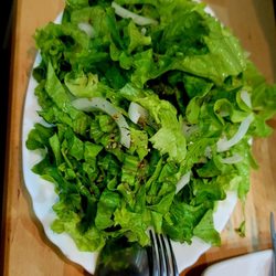 Açores Grill - Salad with no tomatoes. Enough for at LEAST 2 people.