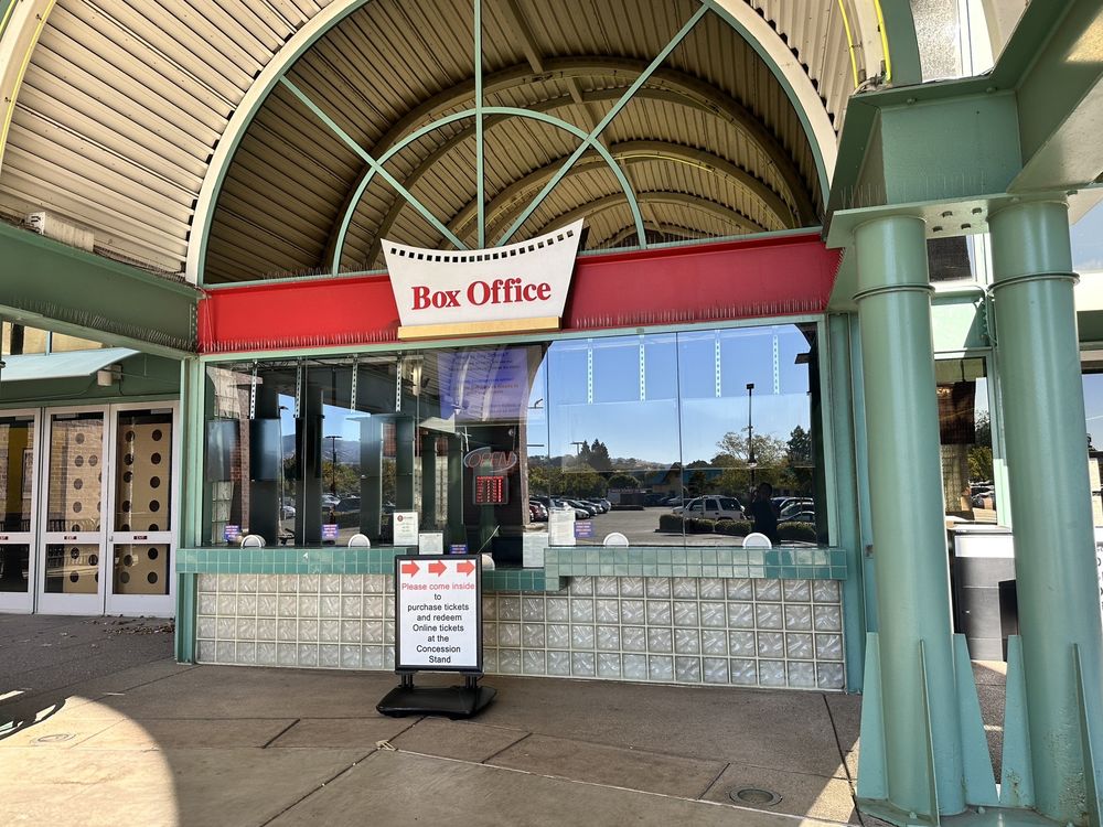 BRENDEN THEATRES Updated June 2024 247 Photos & 328 Reviews 531