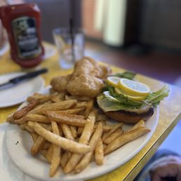 Col Pomp's Cod Specialty Sandwich