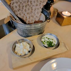 Tradition - Bread basket with butter + caviar spread