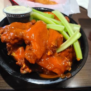 Wild Mike's - Original Buffalo Wings Extra Hot. Absolutely fantastic. - Chicken Wings Near Me - Cincinnati, Ohio