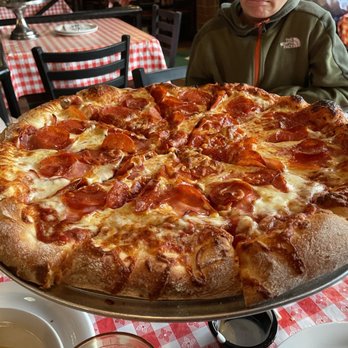 Gianni's Pizza - Large Pepperoni and Canadian bacon - Italian Near Me - Monterey, California