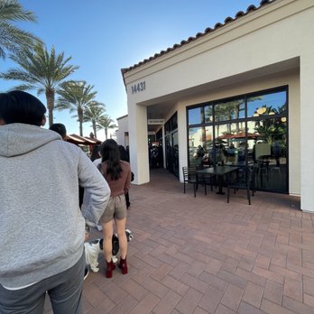 OMOMO Tea Shoppe - Line outside (approximately a 35 minute wait to order) - Coffee & Tea Near Me - Irvine, California OMOMO Tea Shoppe - Line outside (approximately a 35 minute wait to order) - Coffee & Tea Near Me - Irvine, California