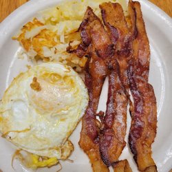 Strawn's Eat Shop Too - Egg, hashbrowns, bacon