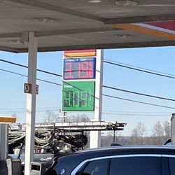 Circle K - Extremely high gas prices! 3.19 for reg. Borderline outrageous!