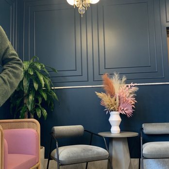 Sunday's Best - Seating area - Breakfast & Brunch Near Me - Sandy, Utah