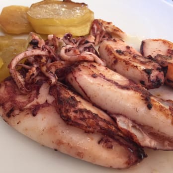 L'Arcada - Calamares a la plancha - Spanish Near Me - Palamos, GI