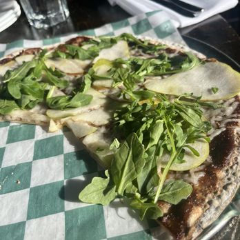 Gigi Hudson Valley - Bianca Skizza - Italian Near Me - Rhinebeck, New York Gigi Hudson Valley - Bianca Skizza - Italian Near Me - Rhinebeck, New York