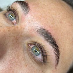 Lash lift and brow lamination