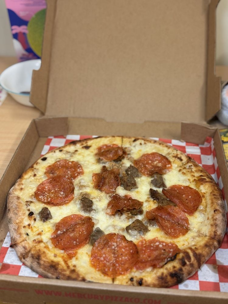 Social spots from Mercury Pizza