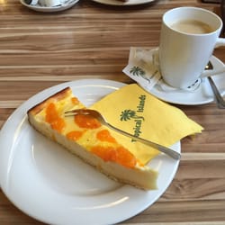 Palm Beach Restaurant - Herrengedeck Filterkaffee mit Mandarin-Quark-Kuchen in Kombo für 3,90 Euro...