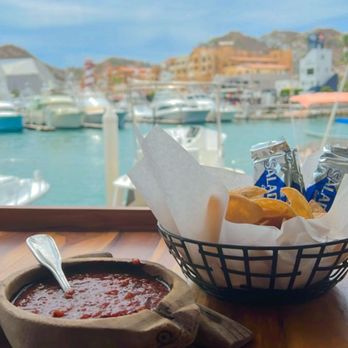 Fisherman's Landing - Salsa and chips, complimentary - Seafood Near Me - Cabo San Lucas, BCS