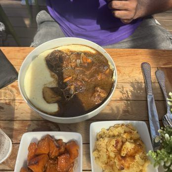 Mangos Southern Kitchen and Bar - Oxtail and grits - Breakfast & Brunch Near Me - Tampa, Florida