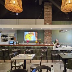 Mama on Main Thai House - Inside
