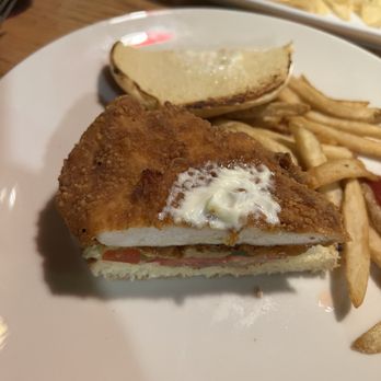 Applebee's Grill + Bar - Cold, rubbery, dry food - Sports Bars Near Me - Colonial Heights, Virginia