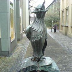 Die lesende Eule