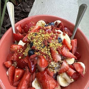 Backyard Bowls - Santa Barbara Bowl (32 oz. Only) - Acai Bowls Near Me - Santa Monica, California Backyard Bowls - Santa Barbara Bowl (32 oz. Only) - Acai Bowls Near Me - Santa Monica, California
