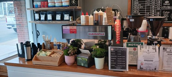 Hewn Bakery - Libertyville Outpost by null