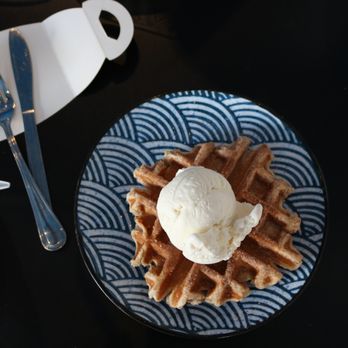Enter The Cafe - Churro Moffle with Vanilla Ice Cream! - Coffee & Tea Near Me - San Francisco, California