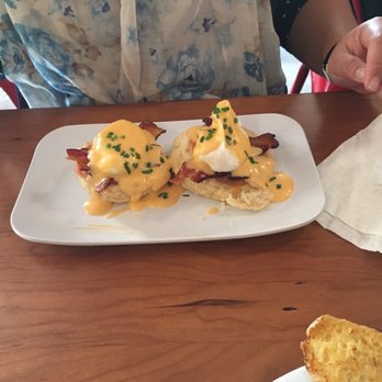 Ruby Slipper Midcity - Bacon Benedict - Breakfast & Brunch Near Me - New Orleans, Louisiana Ruby Slipper Midcity - Bacon Benedict - Breakfast & Brunch Near Me - New Orleans, Louisiana