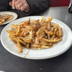 Nestor Falls Hotel - Poutine