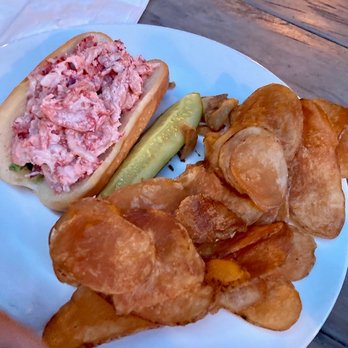 EvenTide Grille - Lobster roll (slight mayo/lots of meat) & delicious homemade chips ($26) - American Near Me - Sea Bright, New Jersey